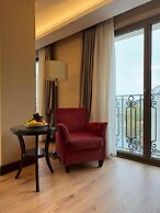 Grand Aras Hotel & Suites