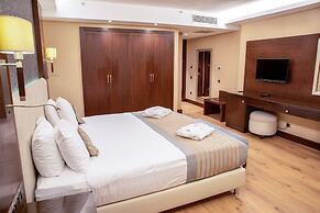 Grand Aras Hotel & Suites
