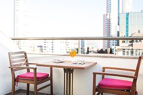 Grand Aras Hotel & Suites