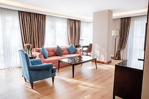 Grand Aras Hotel & Suites