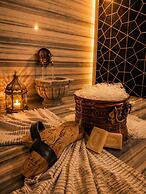 Grand Aras Hotel & Suites