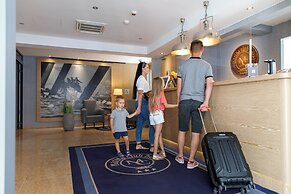 Marina Club Hotel