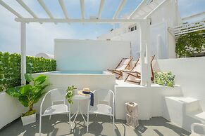 Loukas & Emma Eco Houses