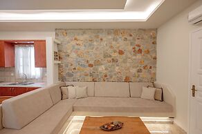 Loukas & Emma Eco Houses