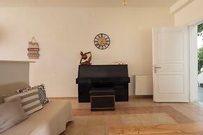 Loukas & Emma Eco Houses