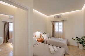 Loukas & Emma Eco Houses