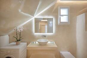 Loukas & Emma Eco Houses