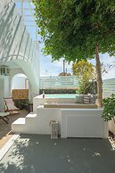 Loukas & Emma Eco Houses