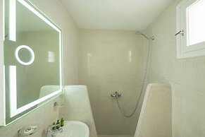 Loukas & Emma Eco Houses