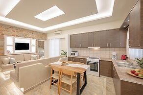 Loukas & Emma Eco Houses