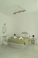 Loukas & Emma Eco Houses