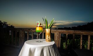 Media Luna Resort & Spa