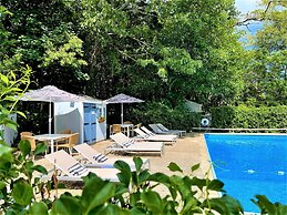 The Seagrove Suites & Guest Rooms