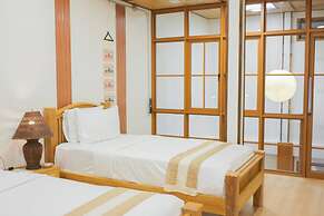 Buri Gallery House & Resort