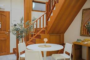 Buri Gallery House & Resort