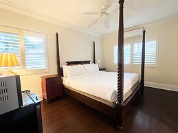 La Casa A North Beach Village Resort Hotel