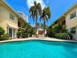 La Casa A North Beach Village Resort Hotel