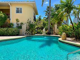 La Casa A North Beach Village Resort Hotel