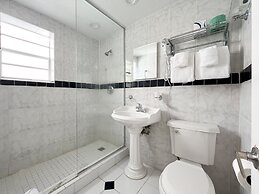 La Casa A North Beach Village Resort Hotel