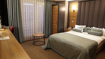 Green Prusa Hotel