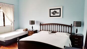 KK Marina Court Resort Vacation Condos