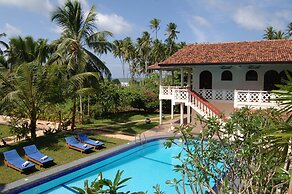 Wunderbar Beach Hotel