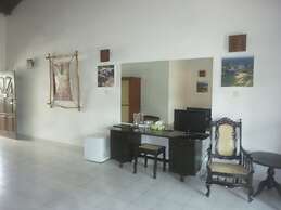 Wunderbar Beach Hotel