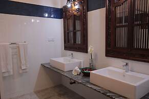 Wunderbar Beach Hotel