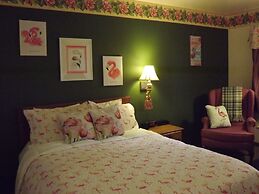 Crest Country Inn