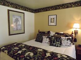 Crest Country Inn