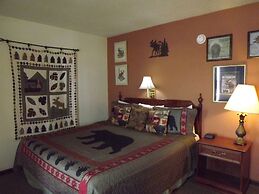 Crest Country Inn