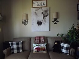 Crest Country Inn