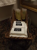 Crest Country Inn