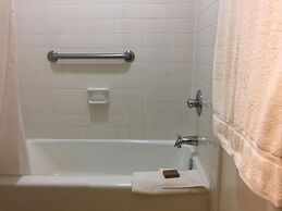 Crest Country Inn