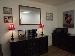 Crest Country Inn