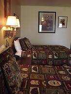 Crest Country Inn