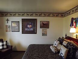 Crest Country Inn