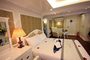 Signature Halong Cruise