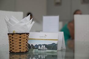 Signature Halong Cruise