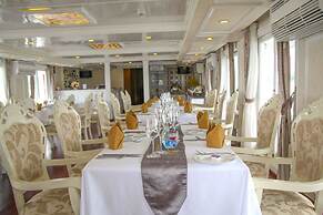 Signature Halong Cruise