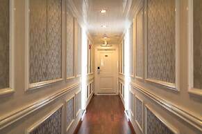 Signature Halong Cruise