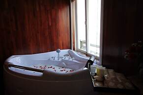 Signature Halong Cruise