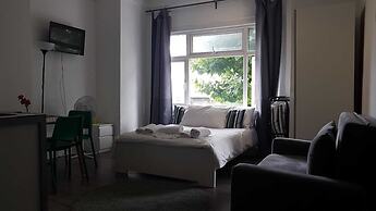 London Queens Apartments