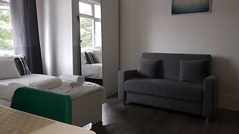 London Queens Apartments