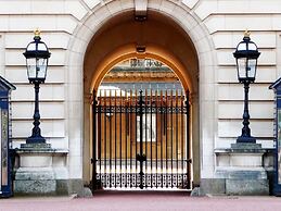 London Queens Apartments