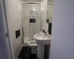 London Queens Apartments