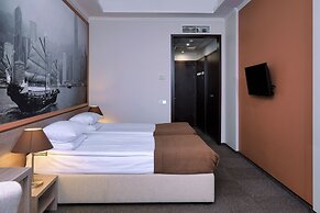 Rius Hotel Lviv