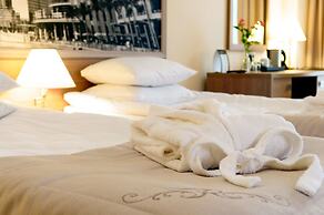 Rius Hotel Lviv