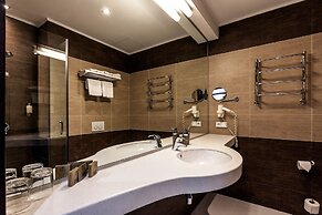 Rius Hotel Lviv