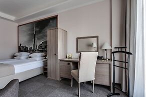 Rius Hotel Lviv